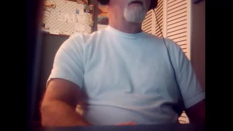 Snapshot of satyr64 chatting on 11.20.25 satyr64 online show from 11.20.25