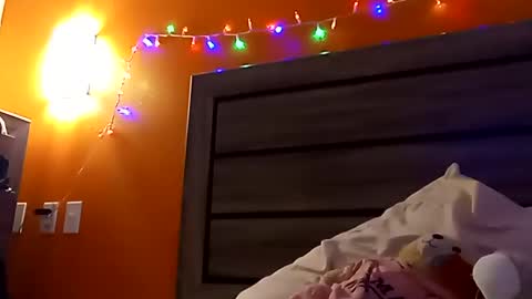 Snapshot of saucybear666 chatting on 02.06.25 SnowBunny online show from 02.06.25