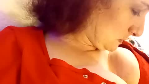 Snapshot of saucybear666 chatting on 02.13.25 SnowBunny online show from 02.13.25