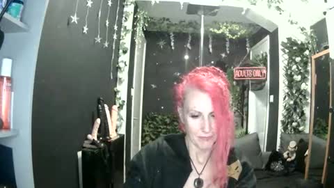 SaucySky online show from 04.16.26