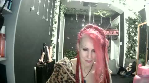 Snapshot of saucysky chatting on 04.20.26 SaucySky online show from 04.20.26