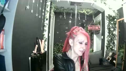 Snapshot of saucysky chatting on 04.24.26 SaucySky online show from 04.24.26