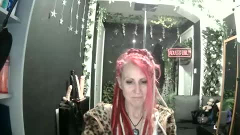Snapshot of saucysky chatting on 04.27.26 SaucySky online show from 04.27.26
