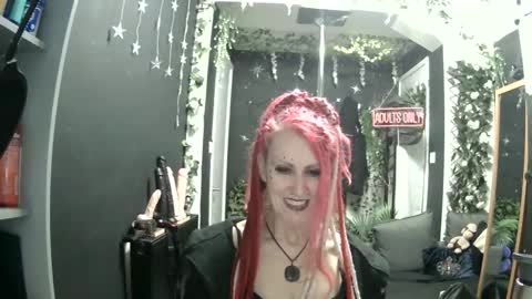Snapshot of saucysky chatting on 04.28.26 SaucySky online show from 04.28.26