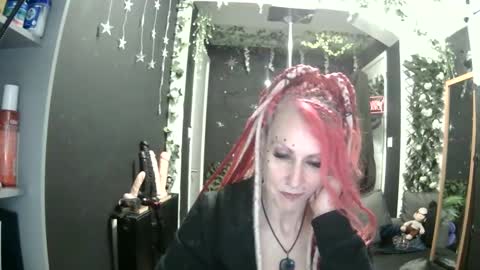 Snapshot of saucysky chatting on 05.01.26 SaucySky online show from 05.01.26