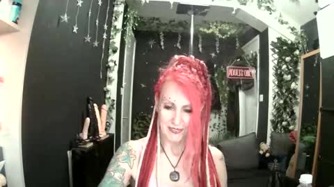 Snapshot of saucysky chatting on 05.09.26 SaucySky online show from 05.09.26