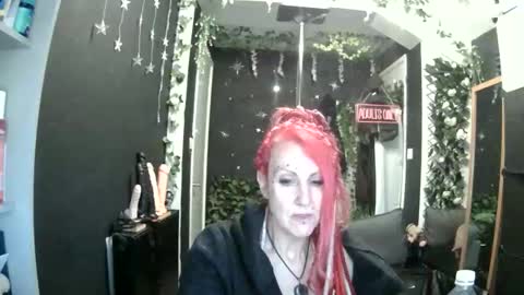 Snapshot of saucysky chatting on 05.10.26 SaucySky online show from 05.10.26