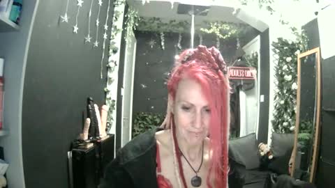 Snapshot of saucysky chatting on 05.11.26 SaucySky online show from 05.11.26