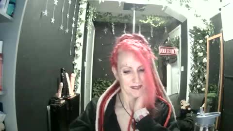 Snapshot of saucysky chatting on 05.12.26 SaucySky online show from 05.12.26