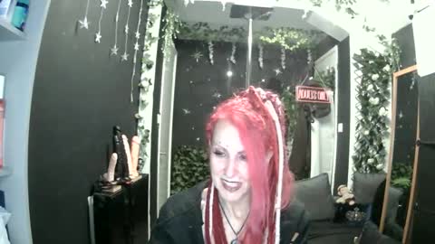 Snapshot of saucysky chatting on 05.15.26 SaucySky online show from 05.15.26