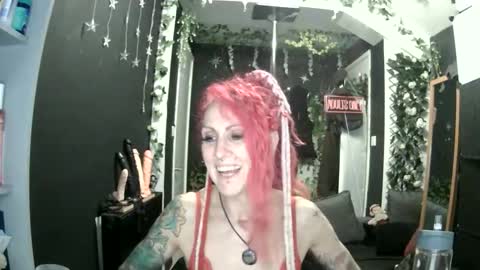 Snapshot of saucysky chatting on 05.22.26 SaucySky online show from 05.22.26