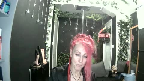 Snapshot of saucysky chatting on 05.28.26 SaucySky online show from 05.28.26