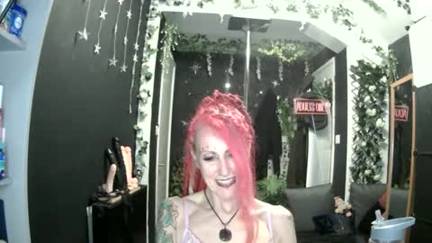 Snapshot of saucysky chatting on 06.02.26 SaucySky online show from 06.02.26