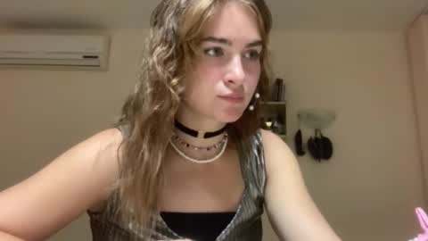 Snapshot of saundrayeeloy chatting on 09.13.25 Martha online show from 09.13.25