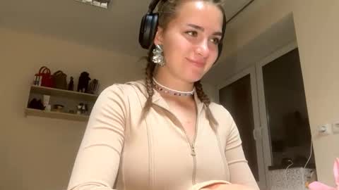 Snapshot of saundrayeeloy chatting on 09.24.25 Martha online show from 09.24.25