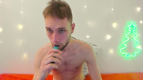 Snapshot of savak_hottie chatting on 01.25.25 Savak Laakem online show from 01.25.25