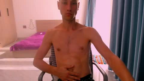 Snapshot of savak_hottie chatting on 05.20.26 Savak Laakem online show from 05.20.26
