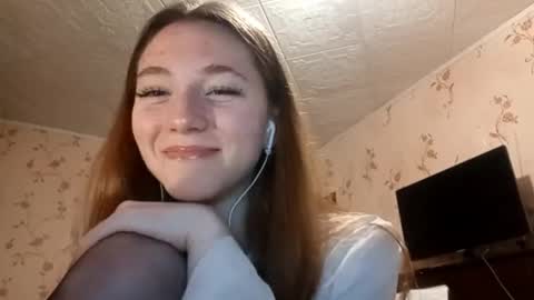 Snapshot of savannasotos chatting on 09.10.25 Sophie online show from 09.10.25