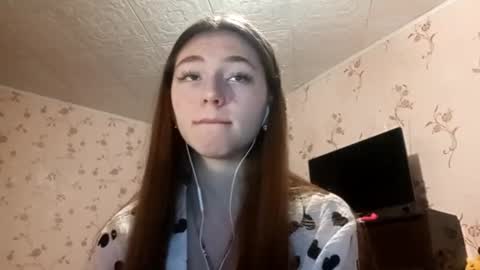 Snapshot of savannasotos chatting on 09.18.25 Sophie online show from 09.18.25