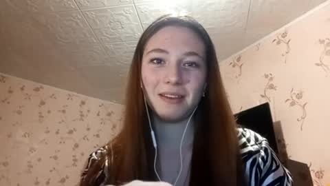 Snapshot of savannasotos chatting on 09.19.25 Sophie online show from 09.19.25