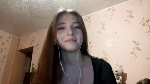 Snapshot of savannasotos chatting on 09.24.25 Sophie online show from 09.24.25