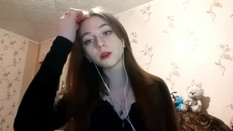 Snapshot of savannasotos chatting on 09.28.25 Sophie online show from 09.28.25