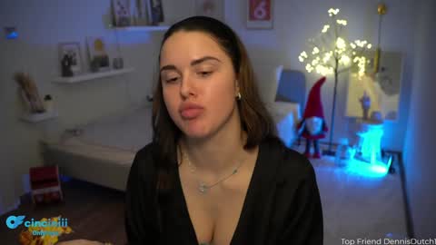 Snapshot of savvage_play chatting on 12.10.24 Naomi online show from 12.10.24