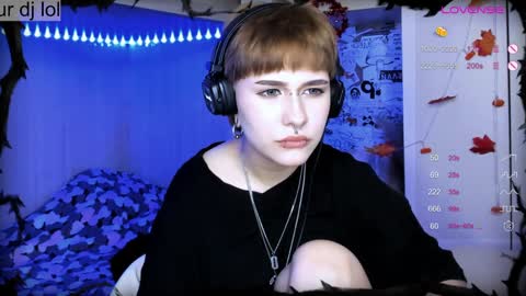 pronoun she. name Mary. age 21. online show from 12.23.24