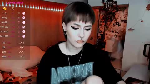 pronoun she. name Mary. age 21. online show from 02.19.25