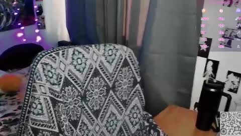 pronoun she. name Mary. age 21. online show from 04.01.26