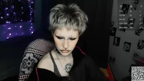 pronoun she. name Mary. age 21. online show from 04.22.26