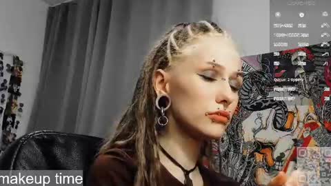 pronoun she. name Mary. age 21. online show from 07.13.26