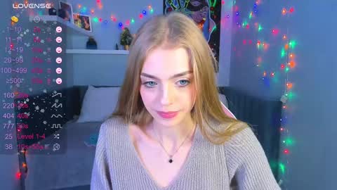 Snapshot of sayl0r_moon chatting on 12.24.24 Kira GMT 7 Mon Thu-Sun 0800am-0200pm online show from 12.24.24