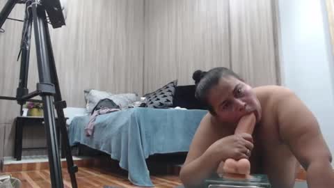 Snapshot of saymarluna_ chatting on 07.16.26 SayMarLuna online show from 07.16.26