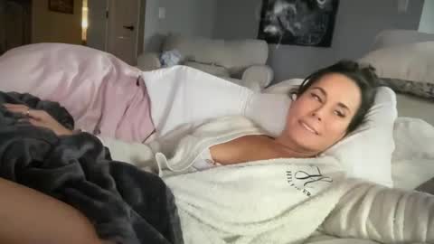 Snapshot of sayplsgdgrl chatting on 12.16.24 Good Girls Say Please...and Thank You online show from 12.16.24