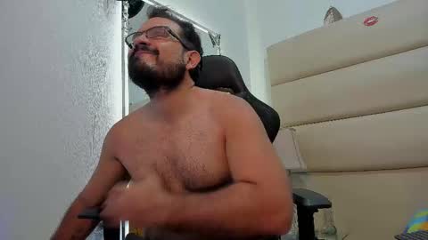 Snapshot of sbastone_muscle chatting on 11.12.25 sebastian muscleman daddy the better latin lover online show from 11.12.25