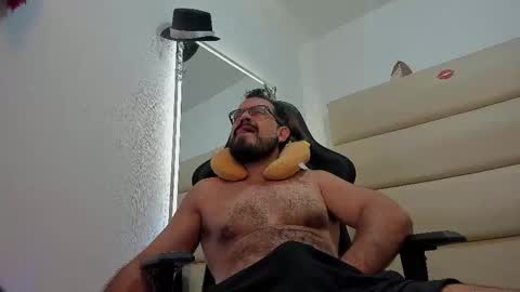 Snapshot of sbastone_muscle chatting on 11.19.25 sebastian muscleman daddy the better latin lover online show from 11.19.25