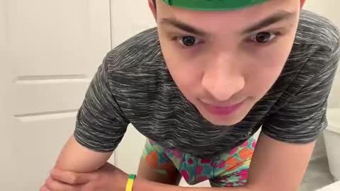 sbouchikh03 online show from 12.20.25