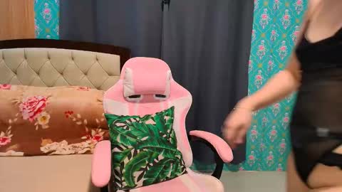 scarlett. online show from 09.10.25