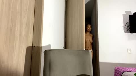 Snapshot of scarle222421 chatting on 12.25.24 scarle222421 online show from 12.25.24