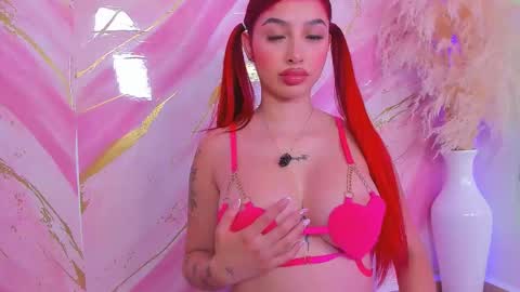 Snapshot of scarleett_jones chatting on 02.12.26 scarleett jones online show from 02.12.26