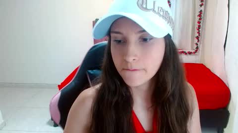 Snapshot of scarlet771776 chatting on 12.04.25 scarlet771776 online show from 12.04.25