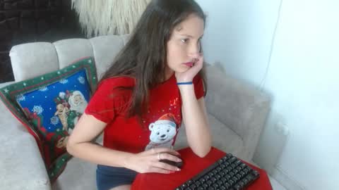 Snapshot of scarlet771776 chatting on 12.14.25 scarlet771776 online show from 12.14.25