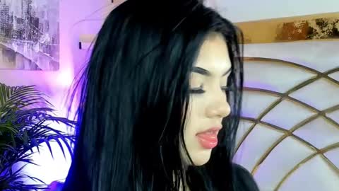 Snapshot of scarlet__hill chatting on 01.24.25 scarlet hill online show from 01.24.25