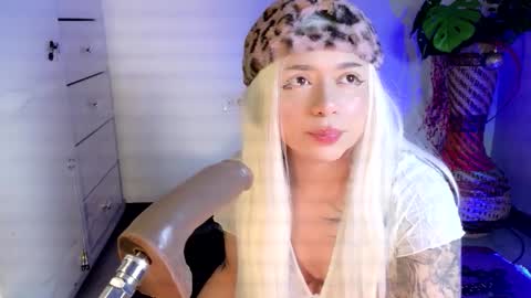 scarlet_gold online show from 03.23.26