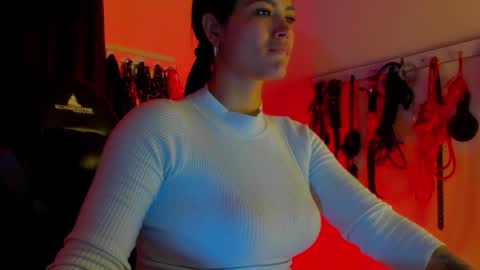 scarlet taylor kennedy online show from 11.27.25