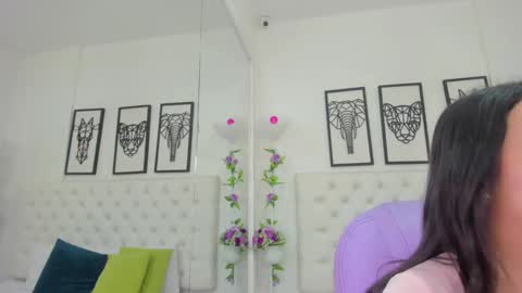 Snapshot of scarlet_stan22 chatting on 12.11.24 Isa online show from 12.11.24