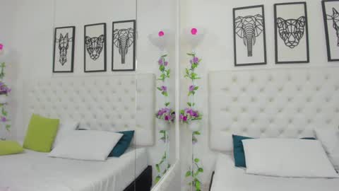 Snapshot of scarlet_stan22 chatting on 12.19.24 Isa online show from 12.19.24