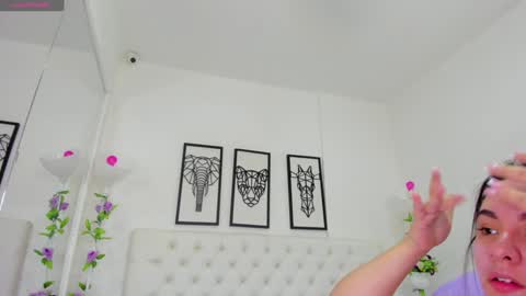 Snapshot of scarlet_stan22 chatting on 12.31.24 Isa online show from 12.31.24