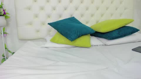 Snapshot of scarlet_stan22 chatting on 01.18.25 Isa online show from 01.18.25